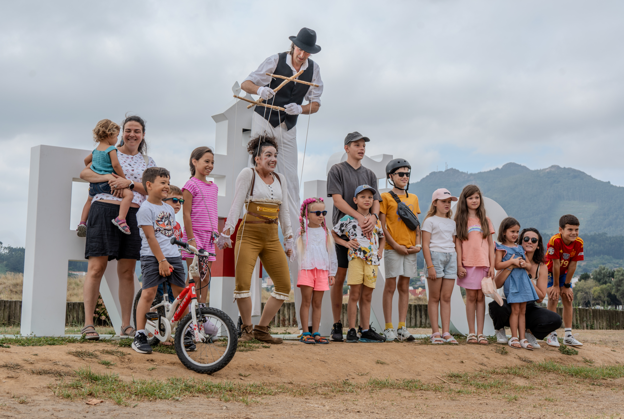 A XLVIII Mostra de Teatro Galego de Cariño arrinca cunha intensa primeira xornada de teatro para todos os públicos